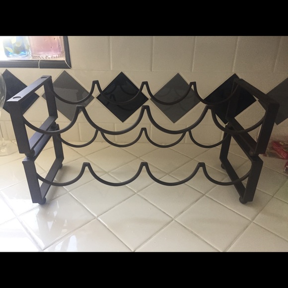 Wine racks- 2 wine racks that stack- holds 8 btls - Picture 2 of 2